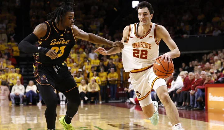 Tras evaluar sus opciones en el Draft de la NBA, Milan Momčilović ha optado por regresar al baloncesto universitario. El escolta, conocido p