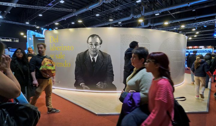 Revista Ñ celebra a Borges a 40 años de su muerte con una edición especial y 40 voces fundamentales