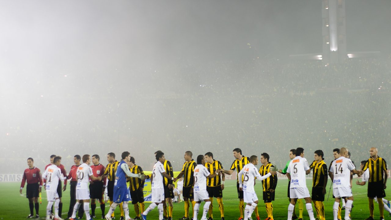 La Conmebol y la Encrucijada de los Clubes Argentinos: Entre la Gloria Continental y la Supervivencia Local