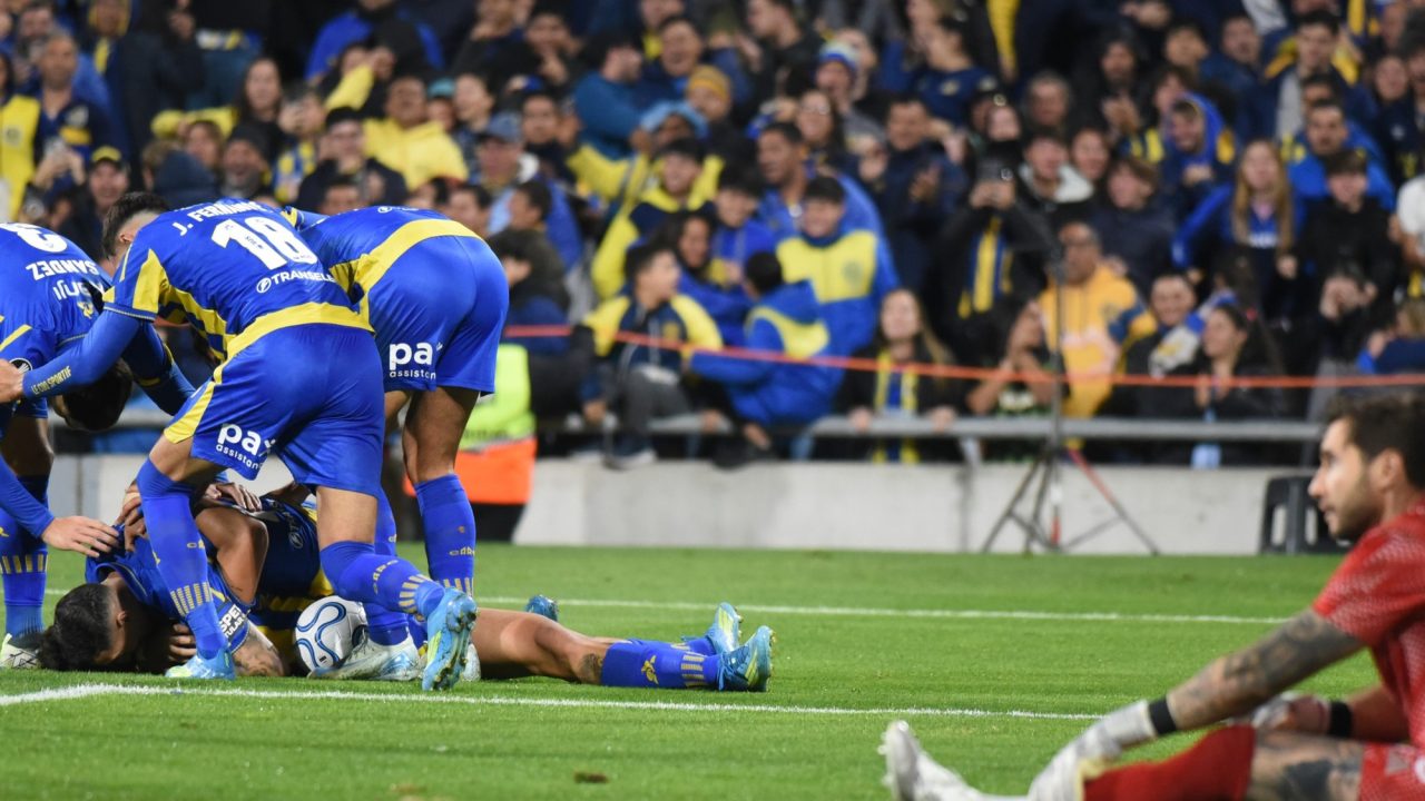 Rosario Central golea a UCV y clasifica a octavos de la Copa Libertadores