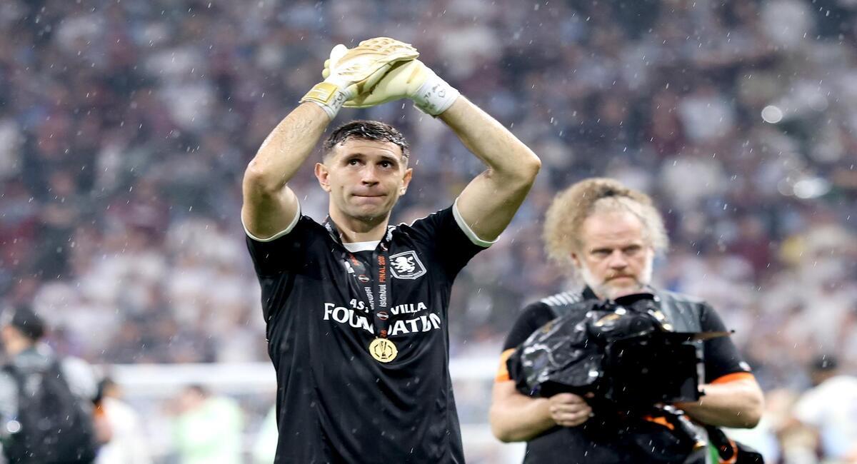 Emiliano Martínez campeón de la Europa League con Aston Villa y extiende su racha invicta en finales