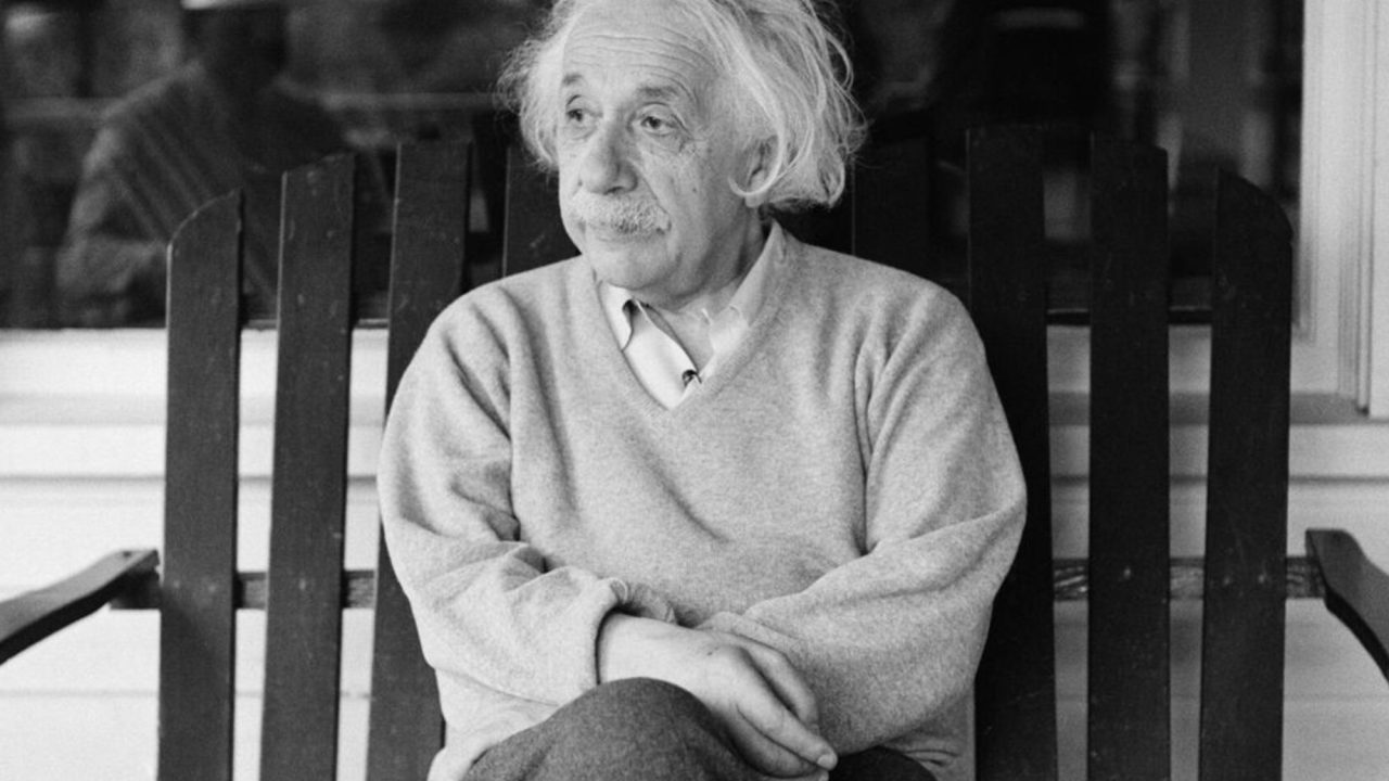 La sabiduría de Albert Einstein: “No intentes convertirte en un hombre de éxito, sino en un hombre de valor