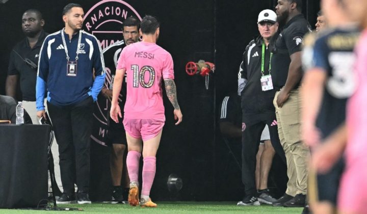 Lionel Messi encendió las alarmas este domingo al abandonar el campo de juego de Inter Miami en el minuto 73 del partido contra Philadelphia