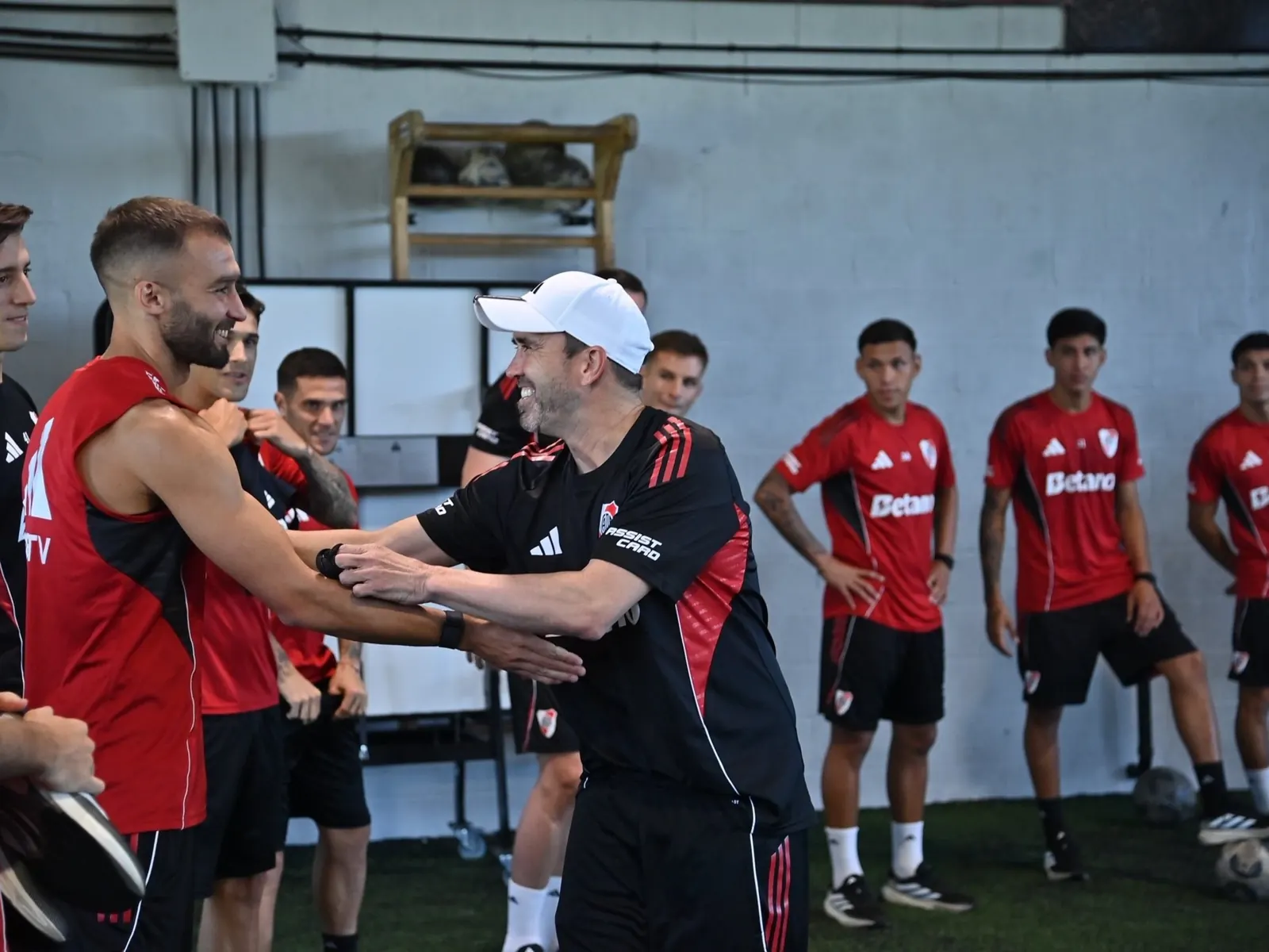 Germán Pezzella, defensor de River Plate, durante un encuentro deportivo.
