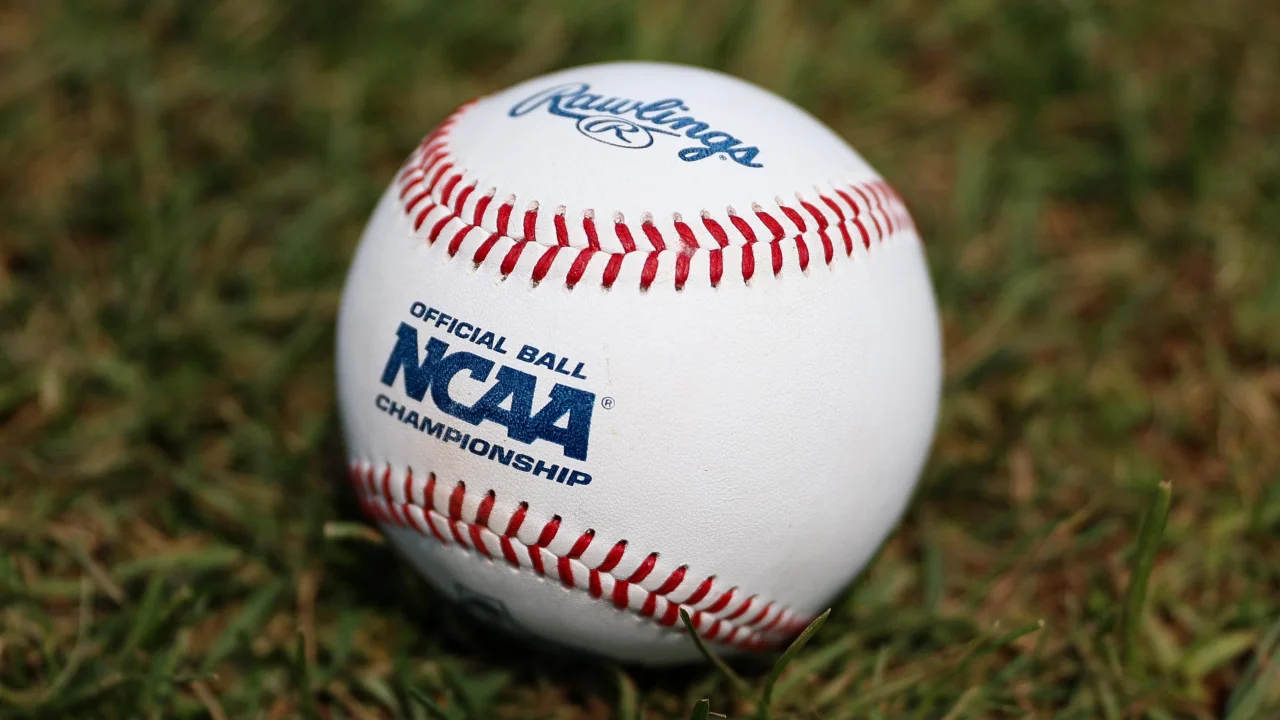Cinco aficionados hospitalizados tras fuertes vientos en el Super Regional de West Virginia