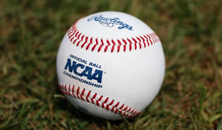 Cinco aficionados hospitalizados tras fuertes vientos en el Super Regional de West Virginia