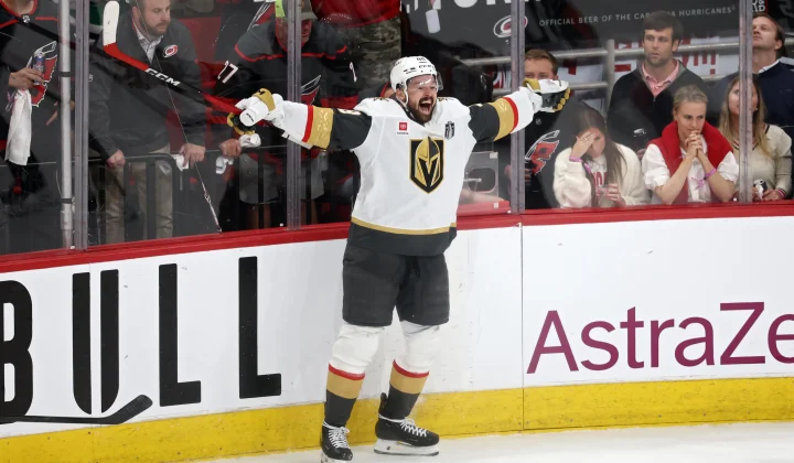 Golden Knights se imponen en un emocionante Juego 1 de las Finales de la Stanley Cup contra los Hurricanes