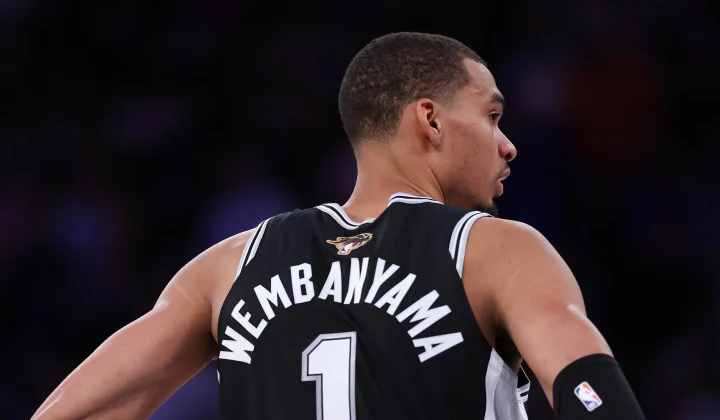 Wembanyama cambia de estrategia y lidera la remontada de los Spurs en las Finales de la NBA