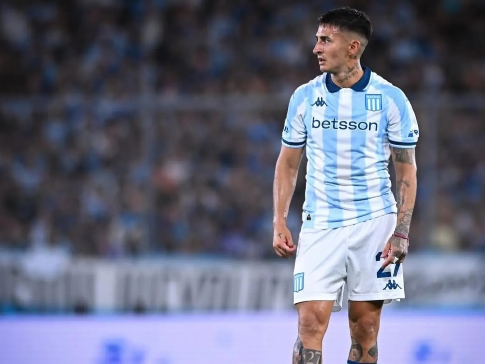 Foto de Gabriel Rojas, jugador de Racing, en acción durante un partido.