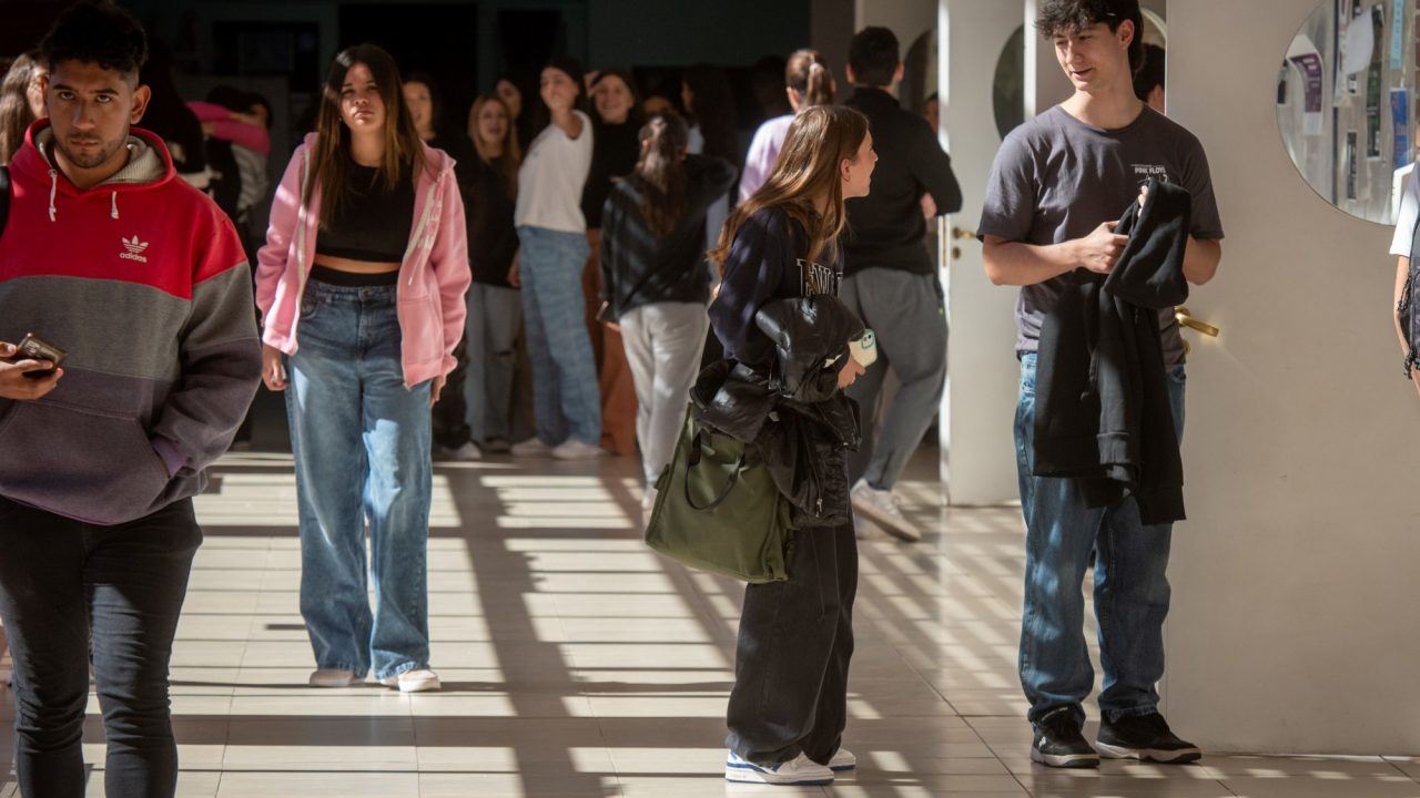 Universidades Argentinas Caen en Ranking Global por Desfinanciamiento de la Investigación