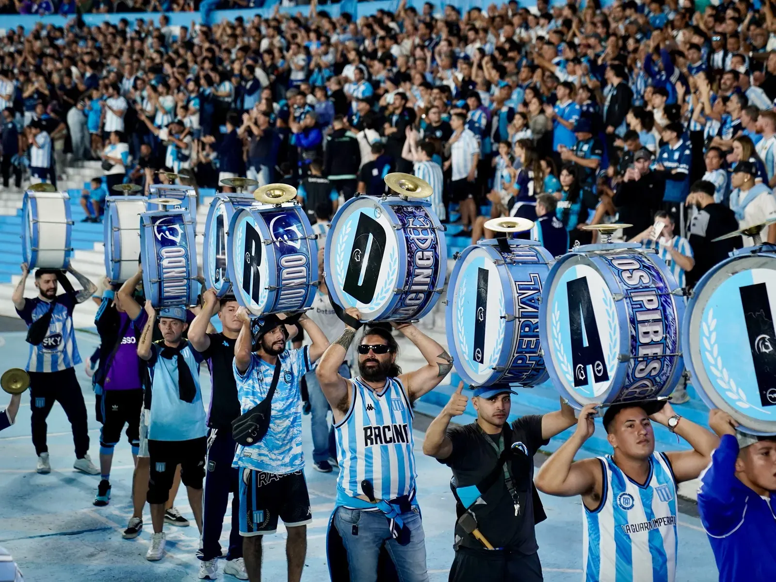 Jugadores de Racing Club de Avellaneda en un partido