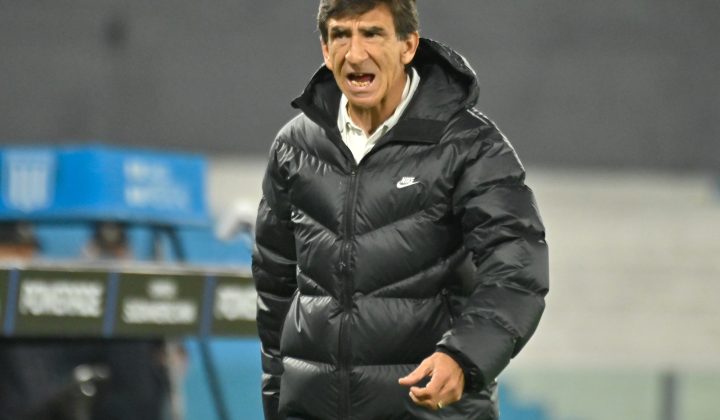 Racing: versiones cruzadas sobre la continuidad de Gustavo Costas