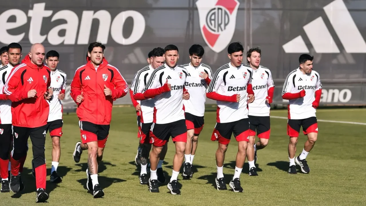 River Plate inició su pretemporada con la vista puesta en la “tormenta” y la primera práctica de Arambarri
