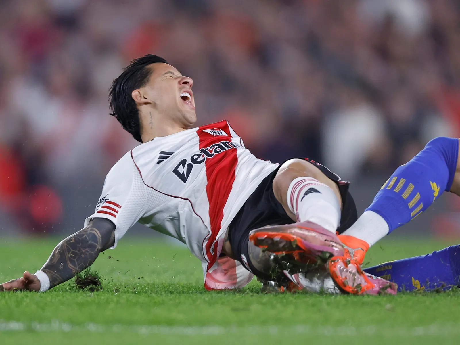 Sebastián Driussi, jugador de River Plate, en un campo de entrenamiento.