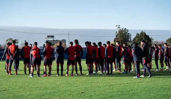 San Lorenzo: Doble Turno Bajo Perazzo y un Plantel “XL” Tras la Salida de Álvarez