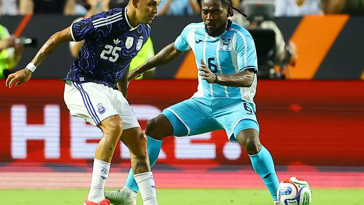 Facundo Medina, el defensor de la Selección Argentina que seduce a River y sueña con un regreso