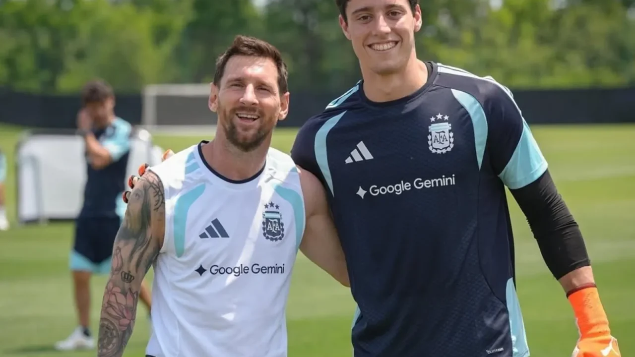 El joven arquero de River Plate, Santiago Beltrán, ha compartido recientemente detalles sobre su experiencia más reciente y soñada: su convo