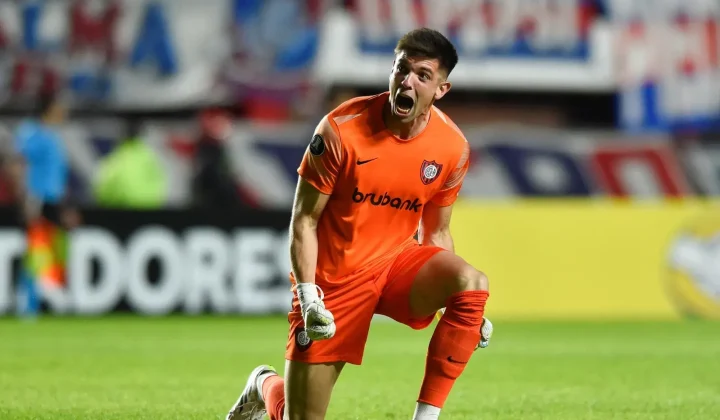 El mercado de pases del fútbol argentino se agita, y un nombre que podría sonar con fuerza es el de Facundo Altamirano, actual arquero de Sa