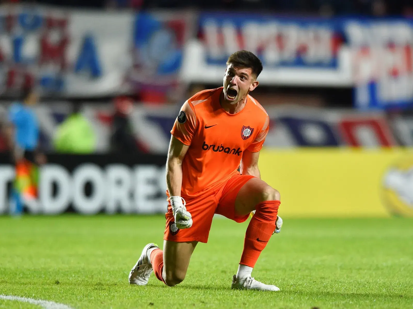 Facundo Altamirano, arquero de San Lorenzo, durante un partido.