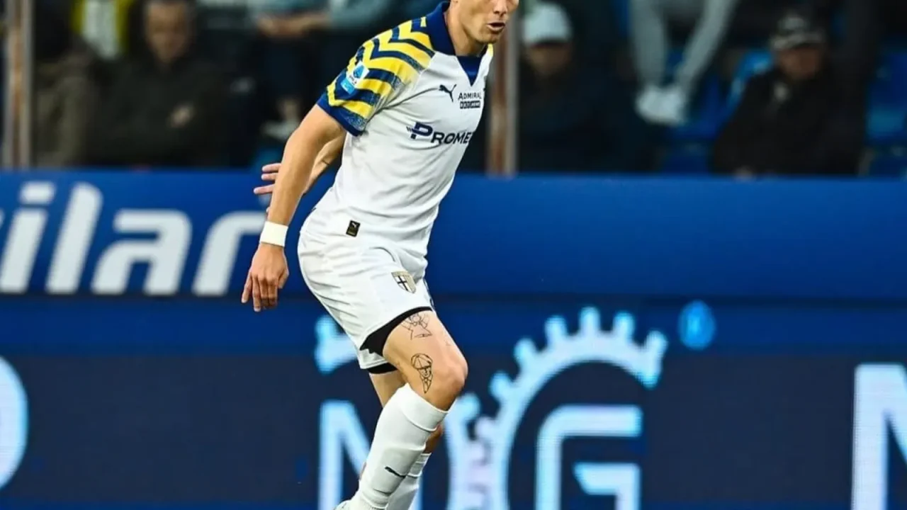 Nahuel Estévez, el volante libre del Parma que interesa a Racing