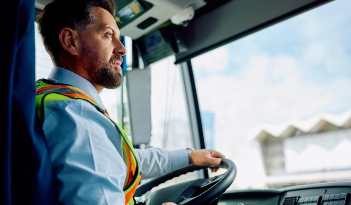 Salario de conductores de transporte en Chicago: ¿Cuánto se gana en 2026?
