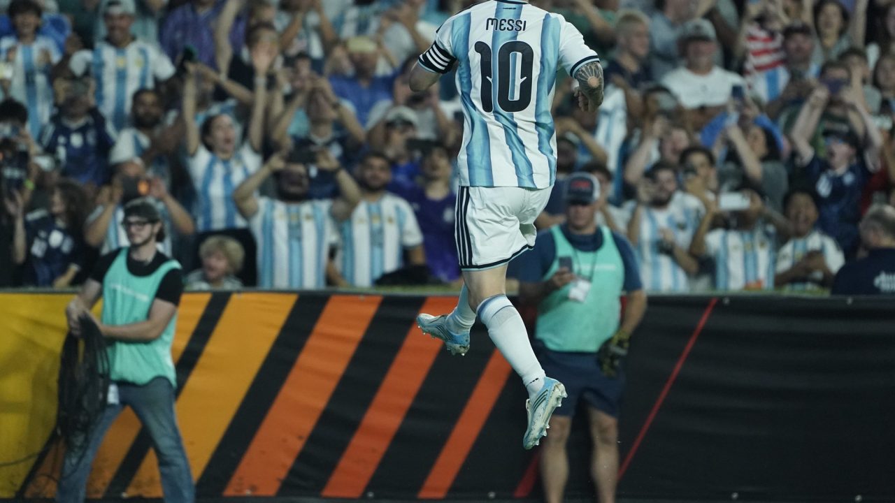 Messi envía un mensaje de unidad: “Más juntos que nunca” antes del debut en el Mundial