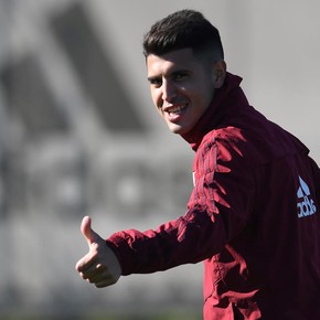 El deseo de volver a vestir la banda roja se mantiene vivo. Exequiel Palacios, pieza clave en la conquista de la Copa Libertadores 2018 y ca
