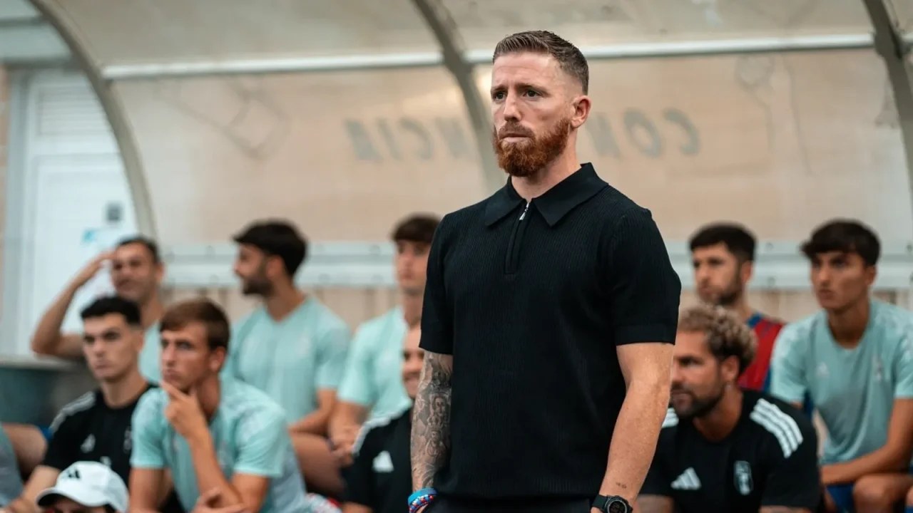 La esperada llegada de Iker Muniain a San Lorenzo como nuevo director técnico se ha visto envuelta en incertidumbre. Lo que parecía un acuer