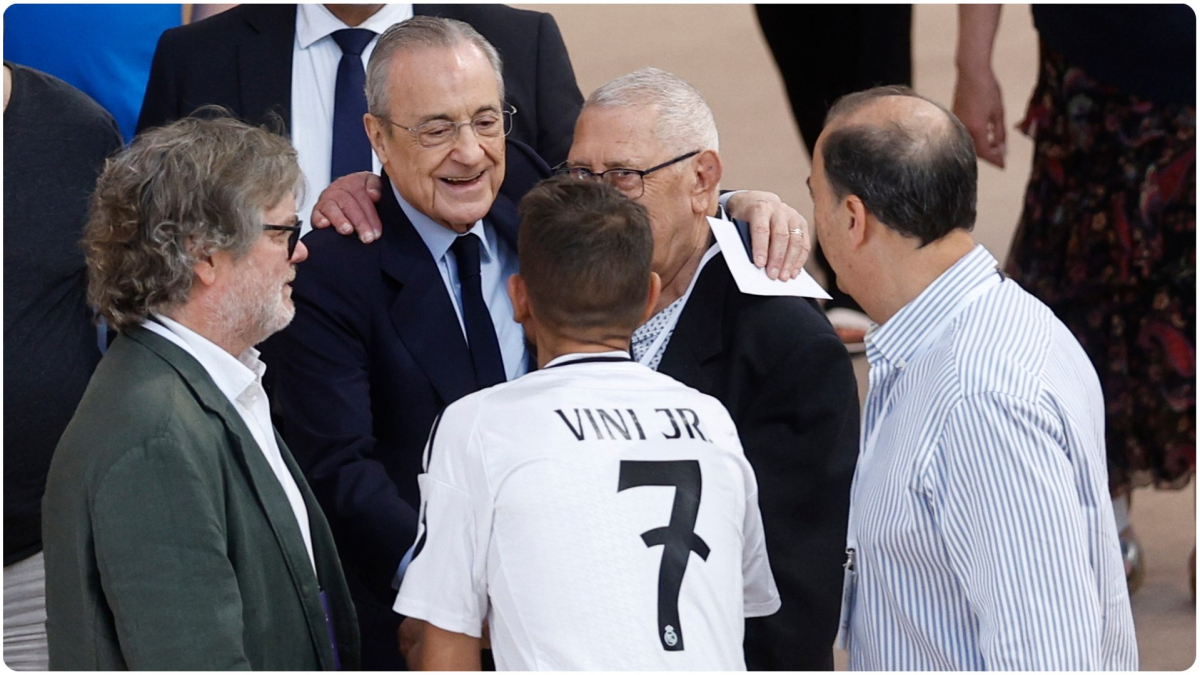 Florentino Pérez emite su voto en las elecciones del Real Madrid