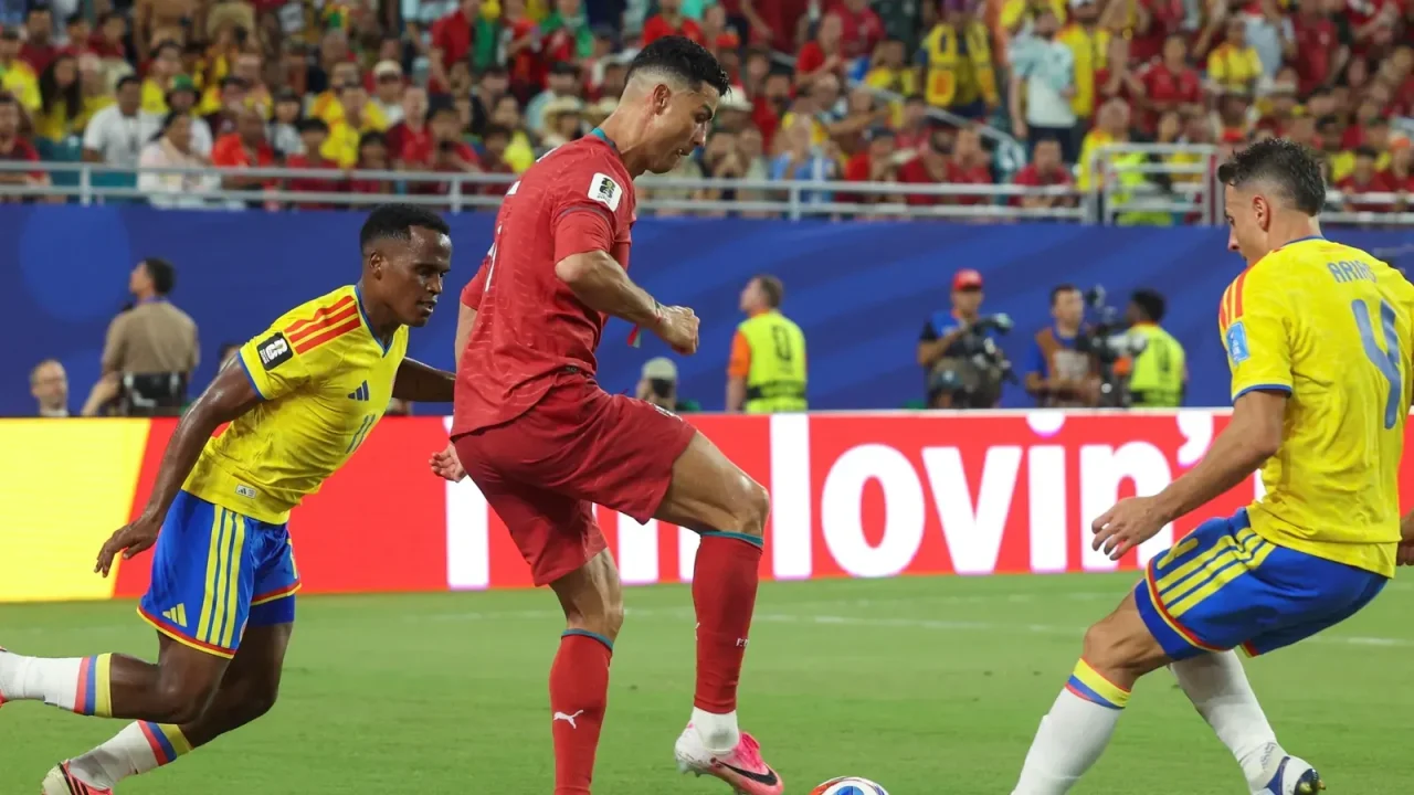 El defensor de Independiente, Santiago Arias, fue una de las figuras destacadas en el reciente empate de la Selección Colombia frente a Port