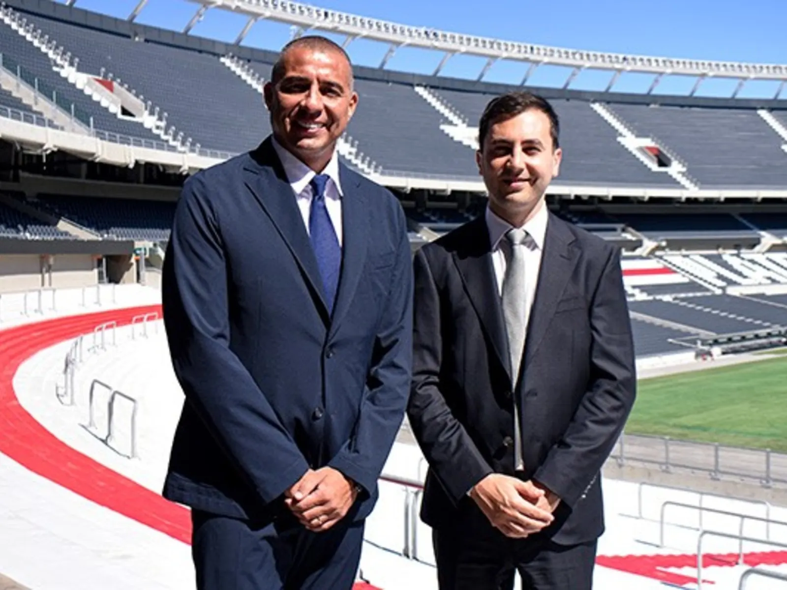 David Trezeguet junto al presidente de River Plate, Stefano Di Carlo, en el Monumental.