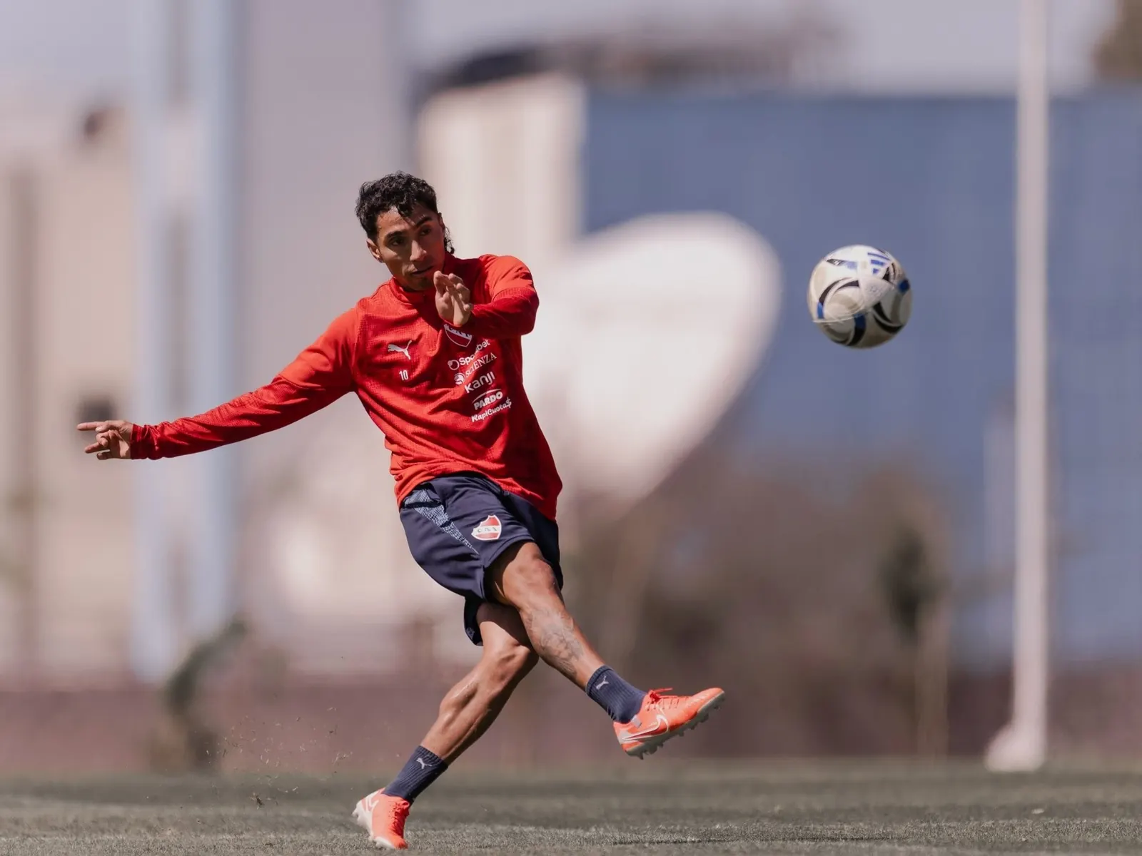 Luciano Cabral, jugador de Independiente, durante un entrenamiento.