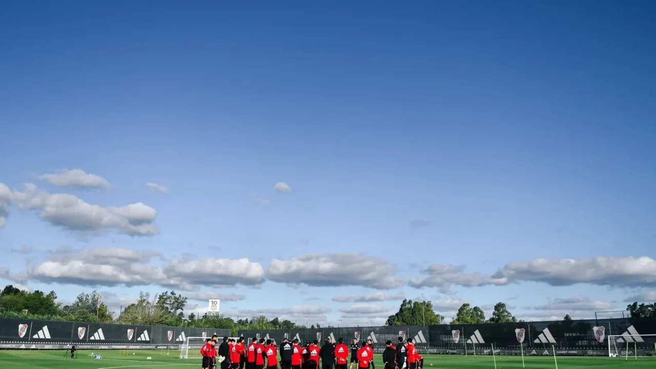 River inicia la pretemporada con 18 jugadores y la mira puesta en Alicante
