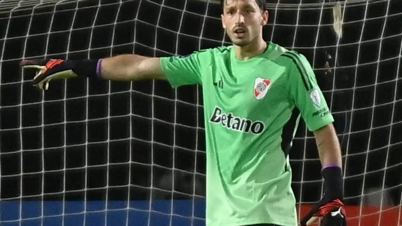 El divertido blooper de Matías Viña como arquero de River que generó risas en la Selección Uruguaya
