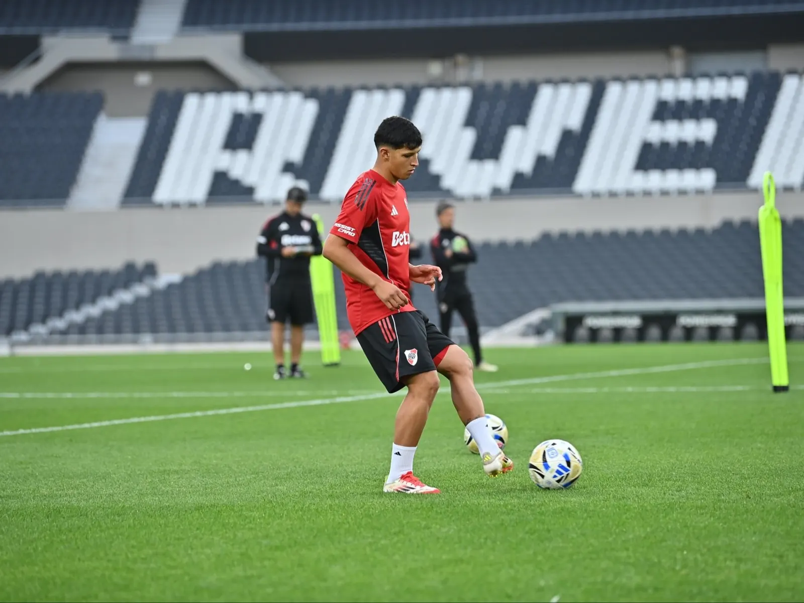Cristian Jaime, futbolista de River Plate, durante un entrenamiento.