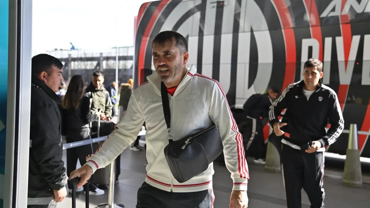 River parte hacia España para una pretemporada clave bajo la dirección de Coudet