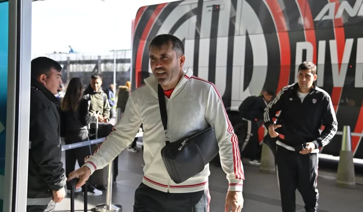 River parte hacia España para una pretemporada clave bajo la dirección de Coudet