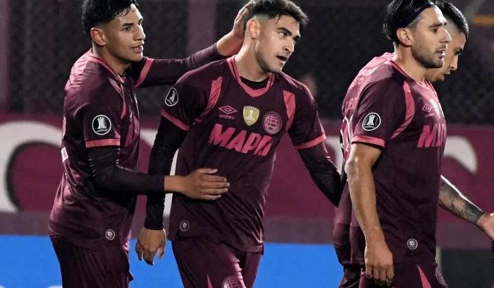 Lanús consiguió el premio consuelo en la Copa Libertadores. El equipo argentino aseguró su clasificación a la Copa Sudamericana al vencer po