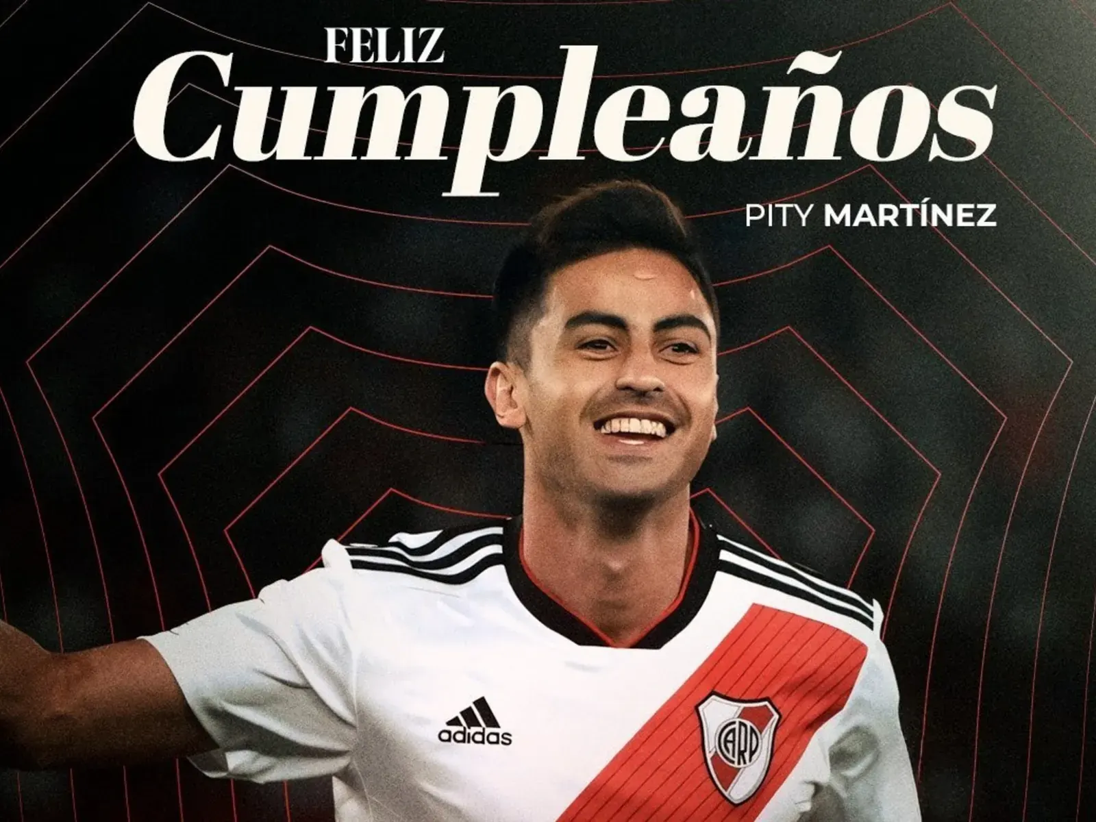 Gonzalo "Pity" Martínez, ídolo de River Plate, celebrando un gol con la camiseta del club.