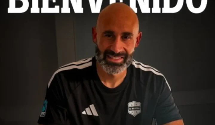 Carlos Quintana, un defensor experimentado, ha finalizado su ciclo en Rosario Central y se ha convertido en el nuevo refuerzo de Deportivo R