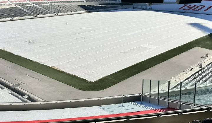 El Monumental se renueva: obras en el césped y ampliación del estadio avanzan en simultáneo
