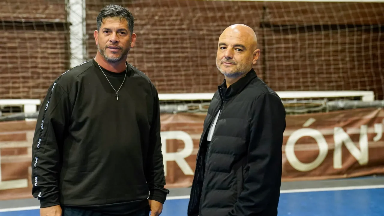 El ciclo de Rubén Darío Insúa al frente de Barracas Central ha llegado a su fin. El club inició formalmente la búsqueda de un nuevo director