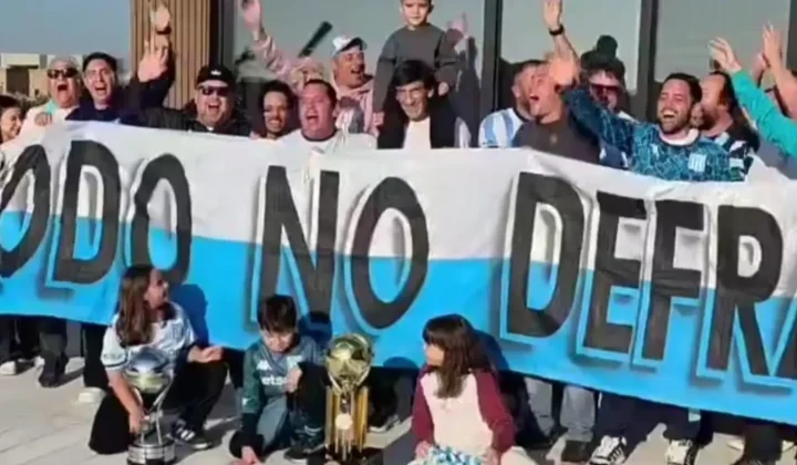 El emotivo regalo de los hinchas de Racing a Gustavo Costas: lágrimas y agradecimientos