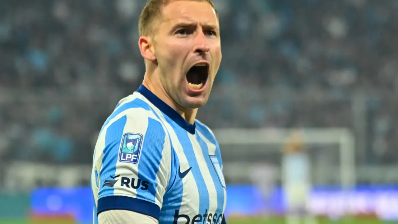 Miljevic brilla en la victoria de Racing: gol, asistencia y mensaje de redención