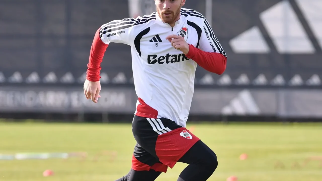 River Plate suma a Lucas Beltrán como su refuerzo estelar para el segundo semestre del año. El delantero, con experiencia europea, llega par