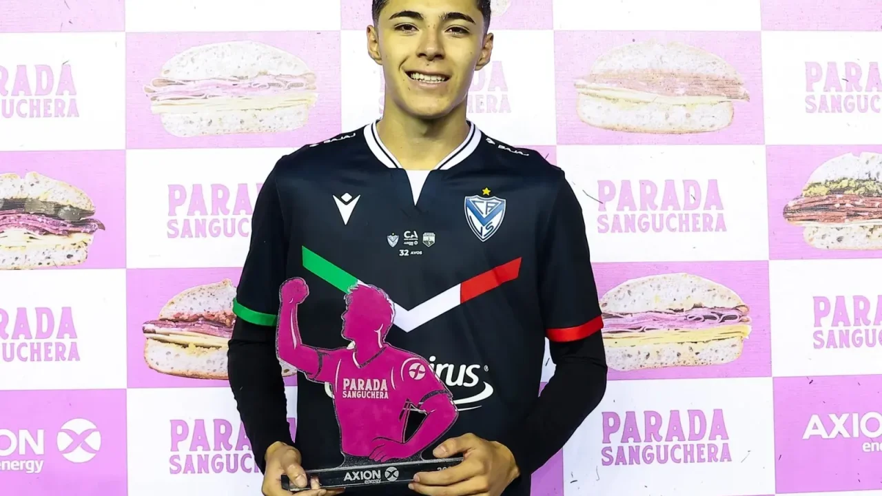 River Plate ha puesto sus ojos en una de las jóvenes promesas del fútbol argentino: Tobías Andrada, volante central de Vélez Sarsfield. El c