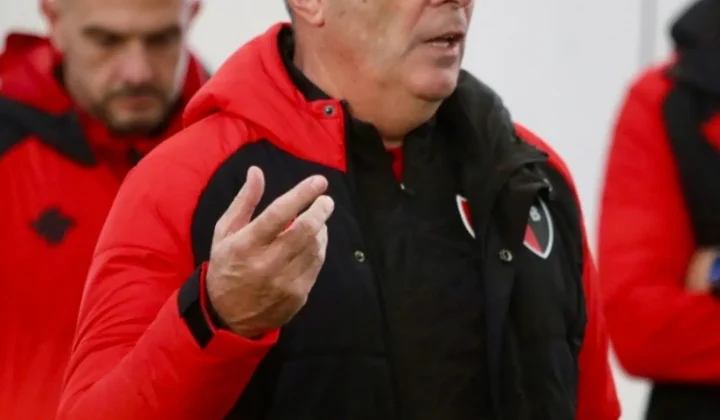 Newell’s apunta alto: busca el regreso de Alan Soñora y la llegada del uruguayo Gonzalo Carneiro