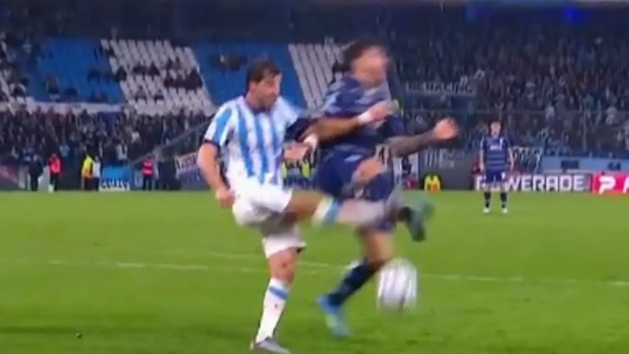 La polémica en el Cilindro: por qué no fue penal de Santiago Sosa a Agustín Auzmendi en el Racing – Gimnasia