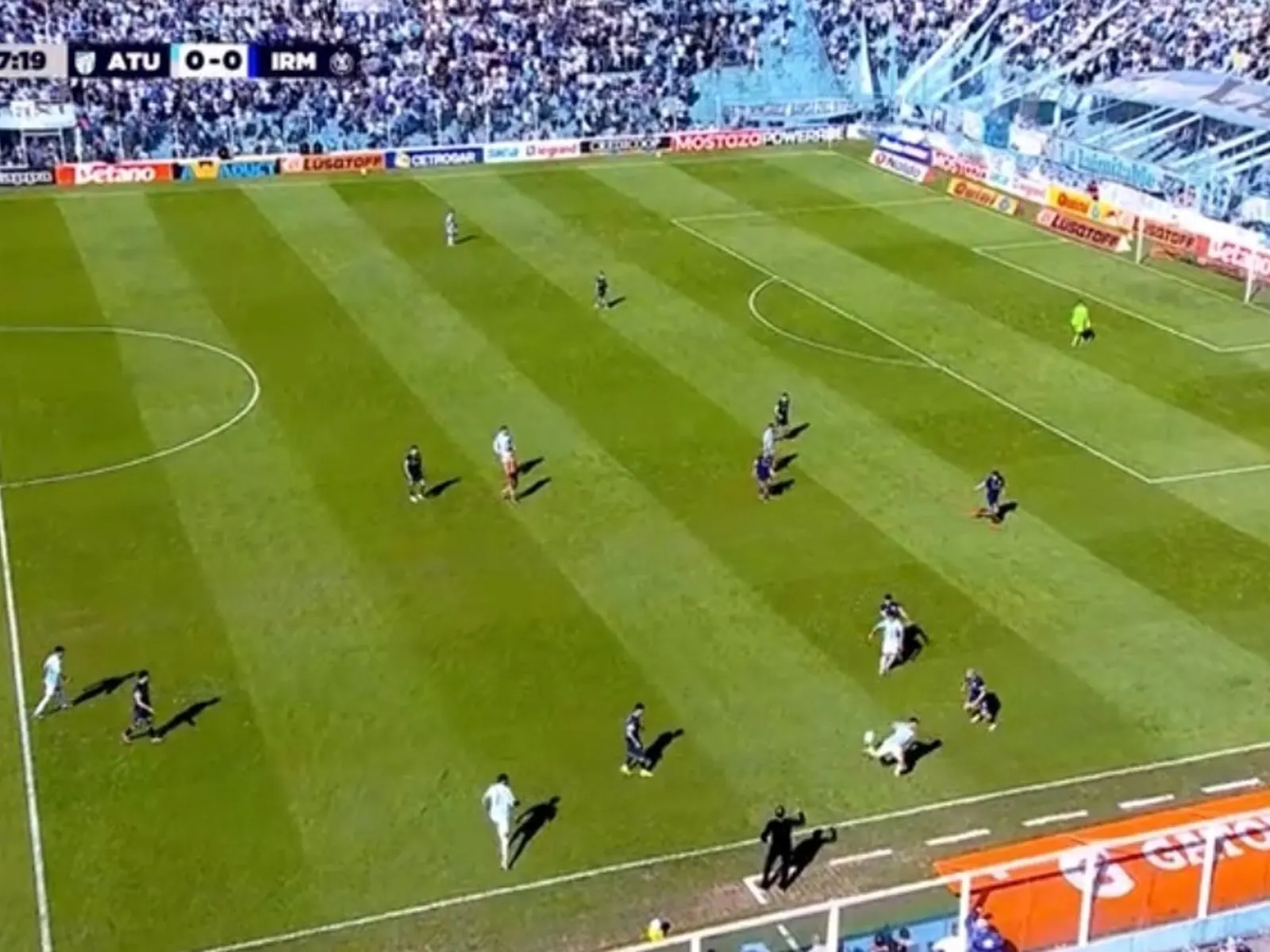 Vista del estadio José Fierro durante el partido entre Atlético Tucumán e Independiente Rivadavia por la Liga Profesional