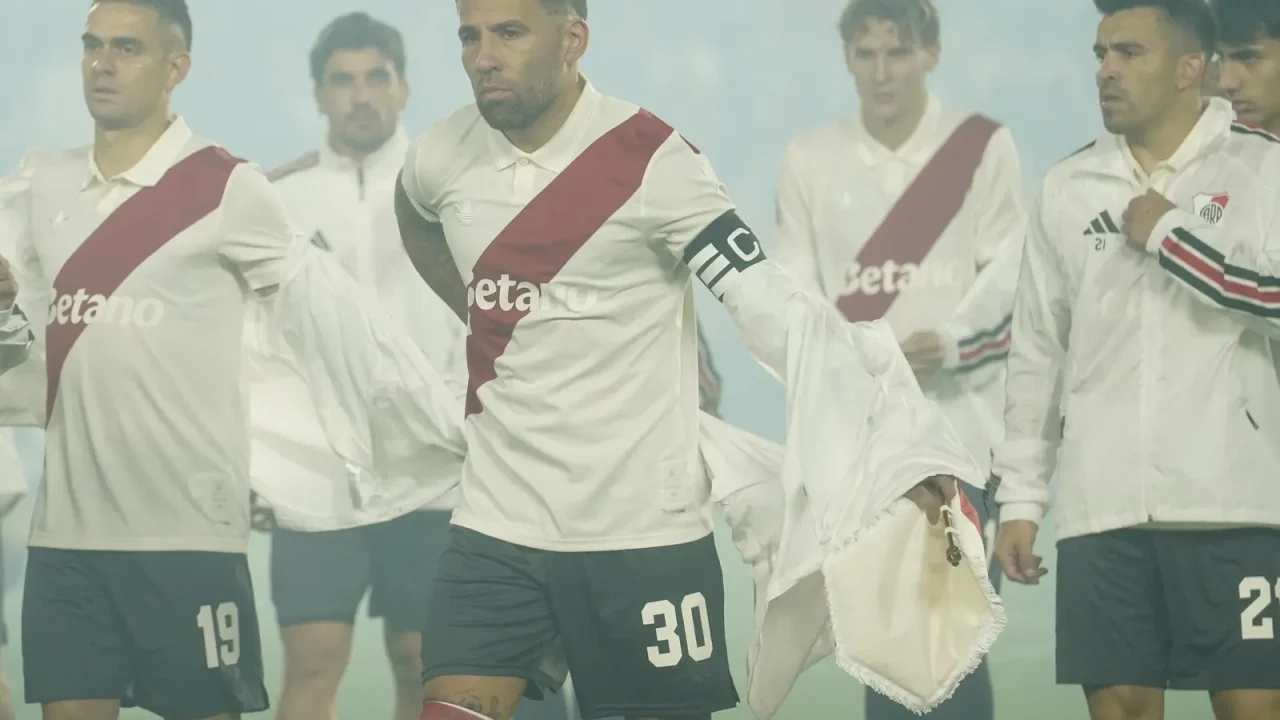 River debutó en el Clausura con el regreso de Otamendi y un homenaje a los campeones del mundo